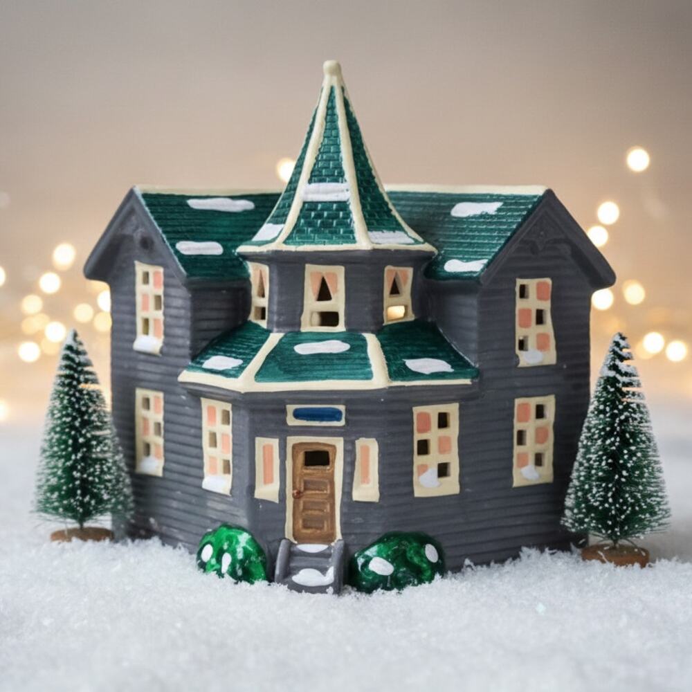 Dept 56 Bayport Christmas Village House – 1986 Vintage Snowhouse Series